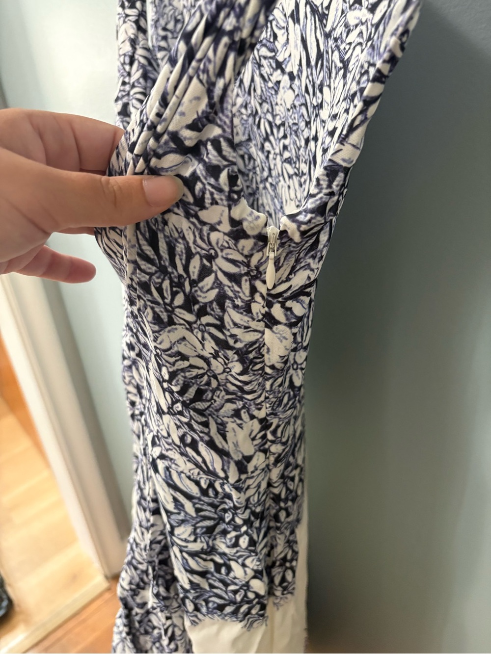 Elie Tahari Navy & White Floral Wrap Dress - Picture 6 of 8